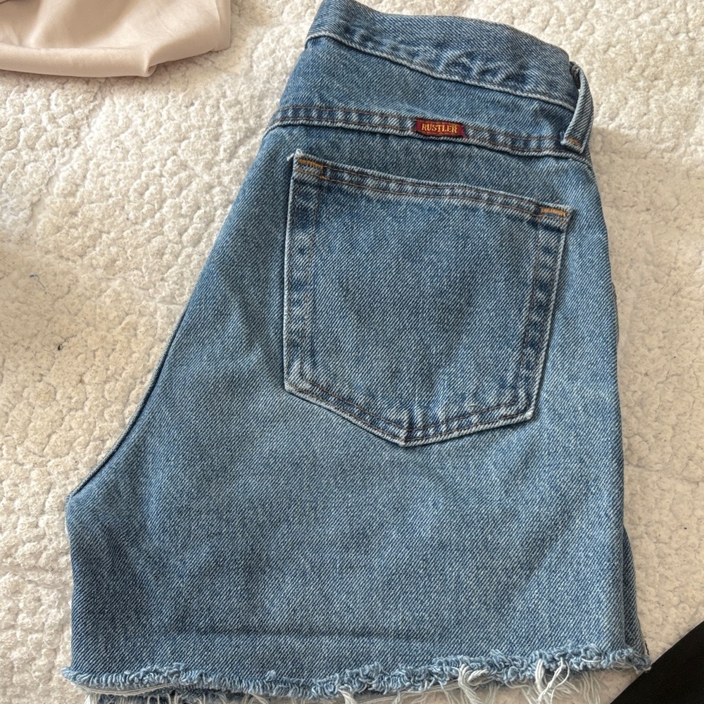 VINTAGE DENIM MOM SHORTS